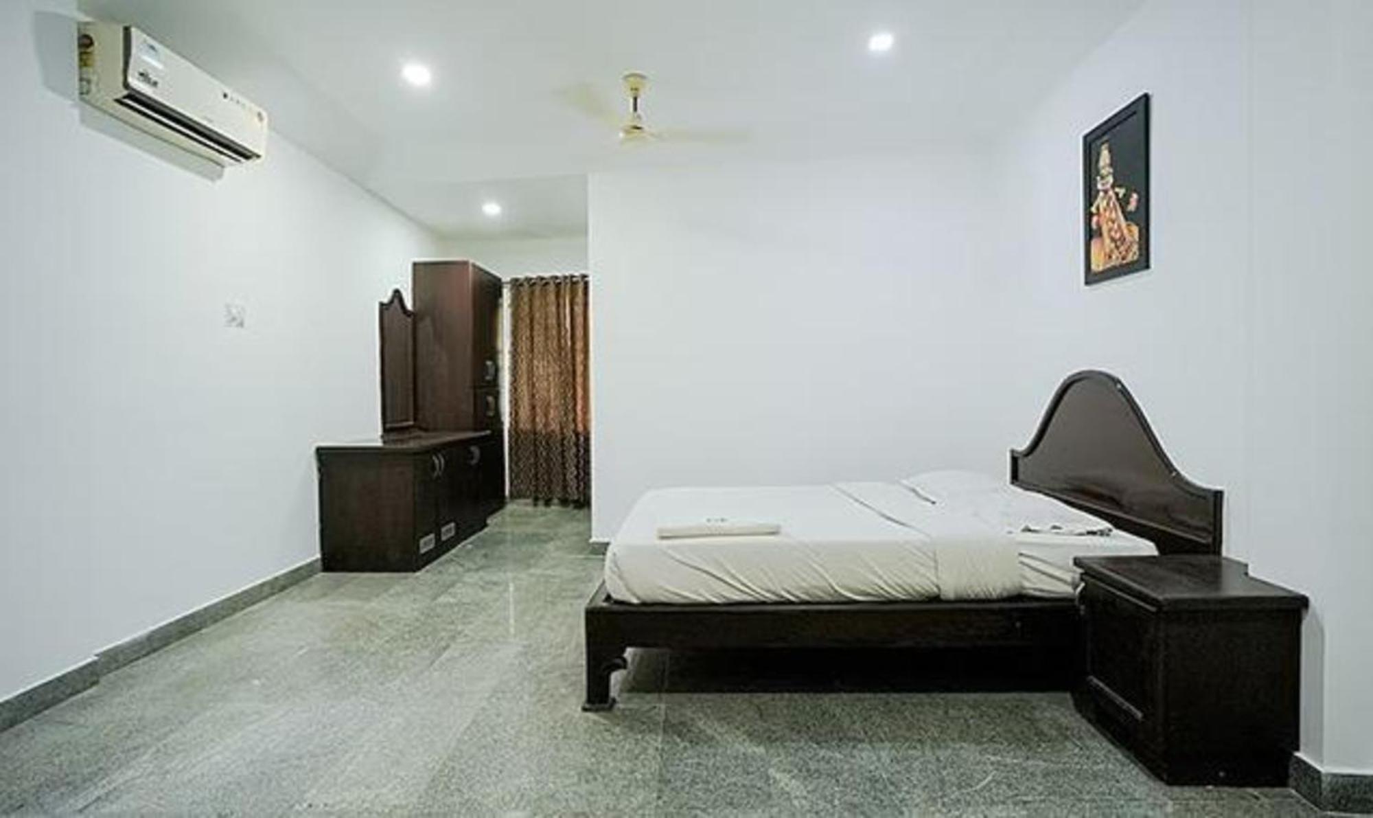 Fabhotel Lime Light Kochi Bagian luar foto